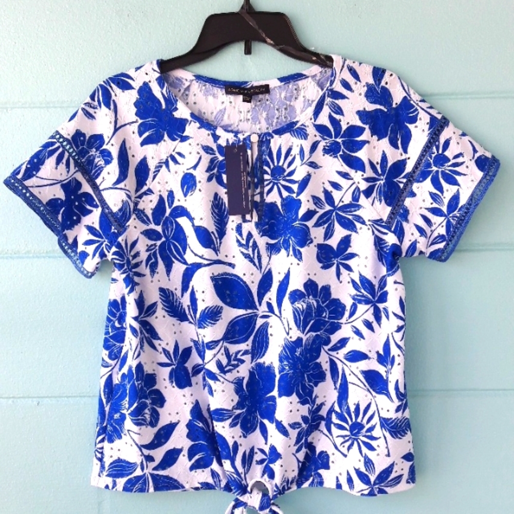 NWT " Adrienne Vittadini" Floral, Eyelet  Women's Top Size Small
